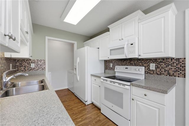 1802 Gunston DR, Suffolk, VA 23434