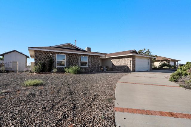 4516 QUARTZ Drive NE, Rio Rancho, NM 87124