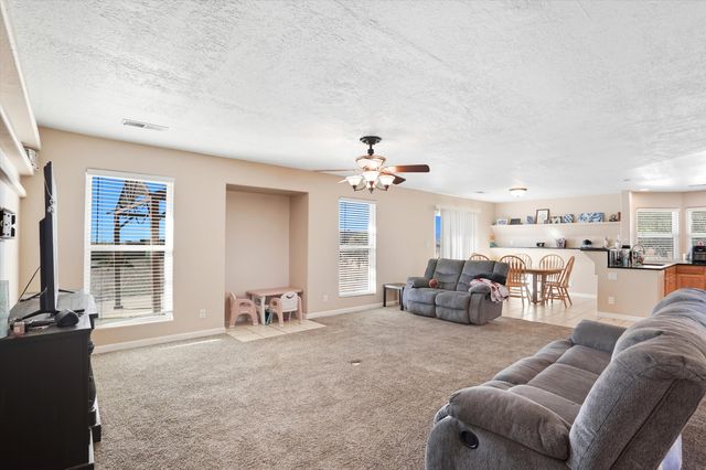 4516 QUARTZ Drive NE, Rio Rancho, NM 87124