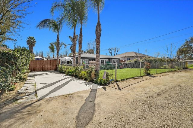 32533 Avenue E, Yucaipa, CA 92399