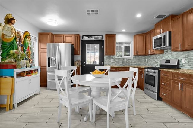 32533 Avenue E, Yucaipa, CA 92399