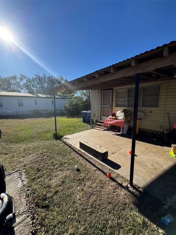 306 First Street, Eagle Lake, TX 77434