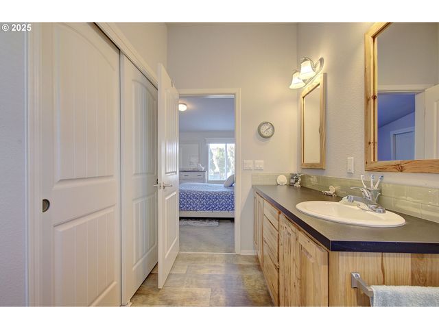 16500 Se 1ST St 170, Vancouver, WA 98684