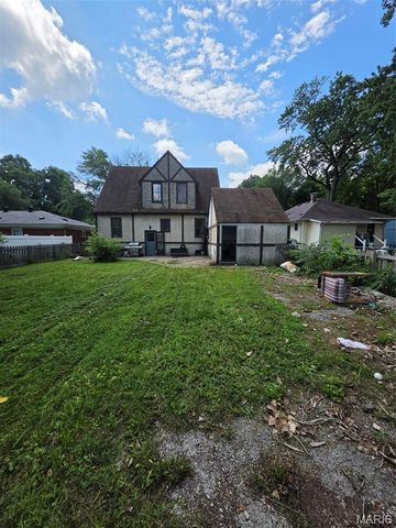 107 S 30th Street, Belleville, IL 62226