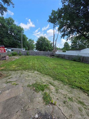 107 S 30th Street, Belleville, IL 62226
