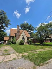 107 S 30th Street, Belleville, IL 62226