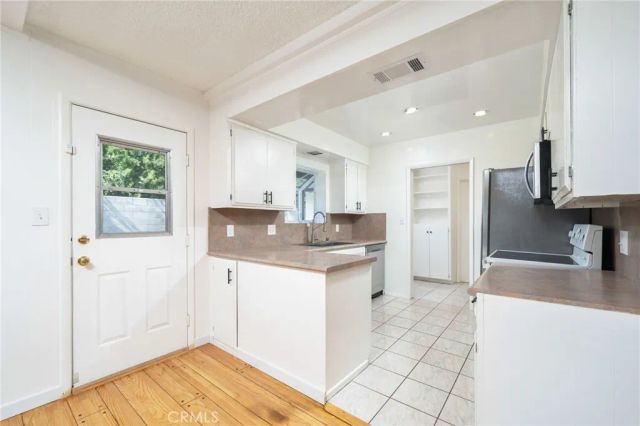 205 N Hacienda Avenue, Glendora, CA 91741