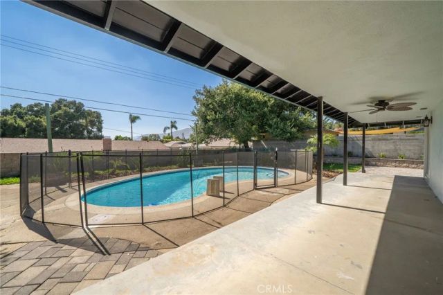 205 N Hacienda Avenue, Glendora, CA 91741