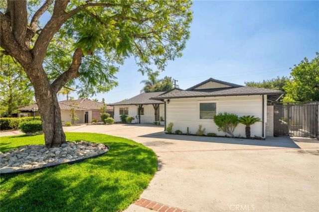205 N Hacienda Avenue, Glendora, CA 91741