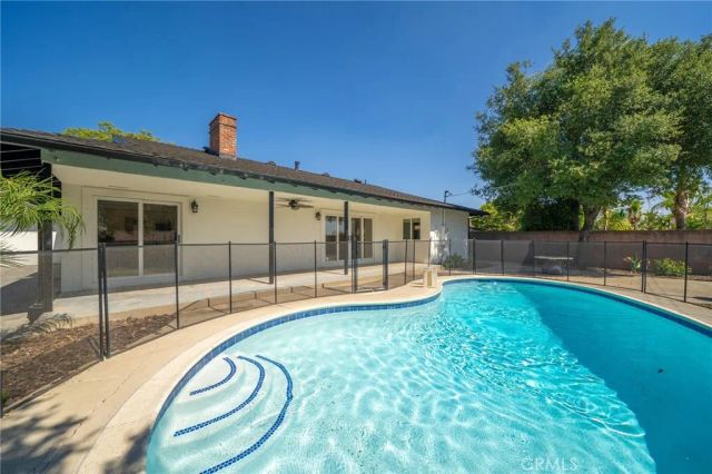 205 N Hacienda Avenue, Glendora, CA 91741