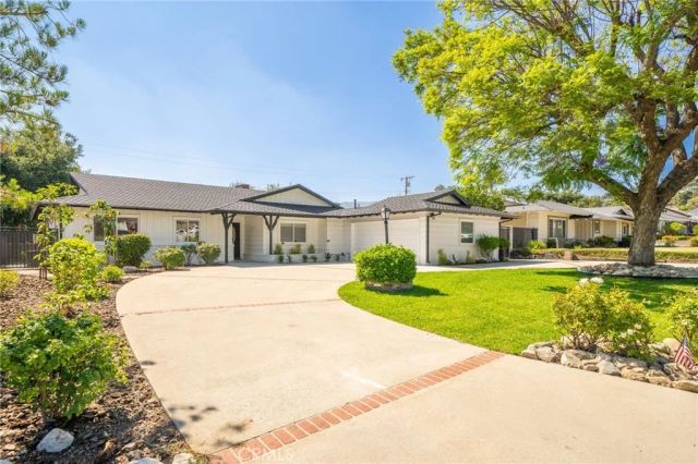 205 N Hacienda Avenue, Glendora, CA 91741