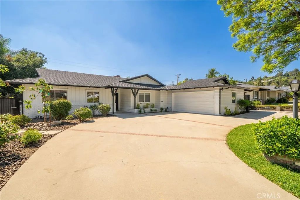 205 N Hacienda Avenue, Glendora, CA 91741