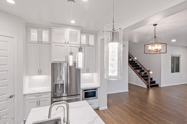 1005 W Lark Bunting Lane, Oro Valley, AZ 85755