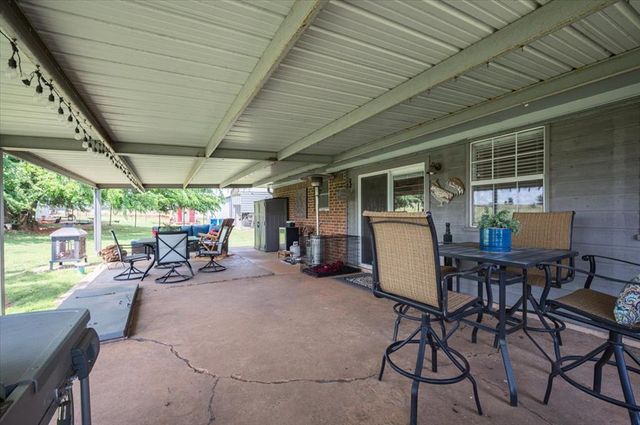 2004 W Highway 130, Newcastle, OK 73065