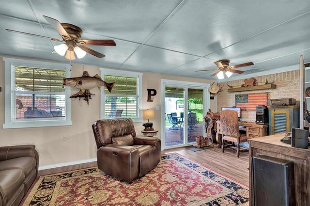 2004 W Highway 130, Newcastle, OK 73065