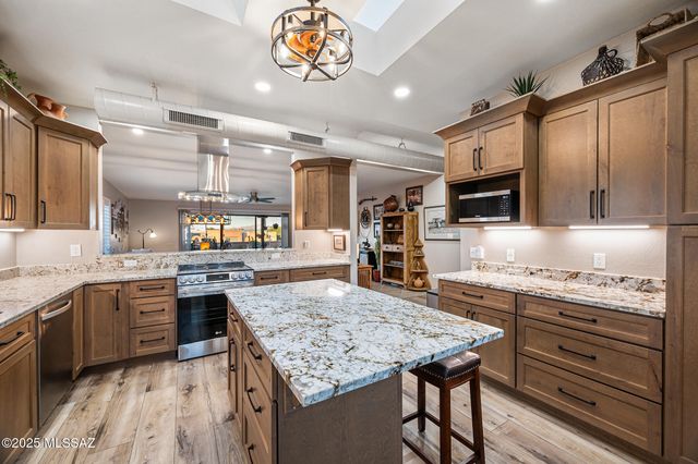 1560 W Calle Del Ducado, Green Valley, AZ 85622