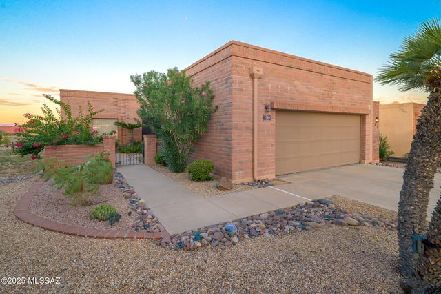 1560 W Calle Del Ducado, Green Valley, AZ 85622