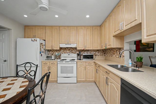 7951 Little Lane, Boca Raton, FL 33433