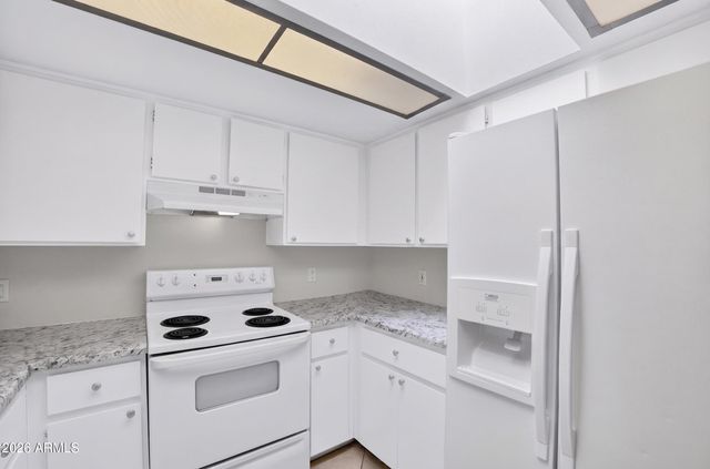 517 W DUKE Drive, Tempe, AZ 85283
