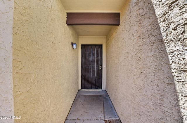 517 W DUKE Drive, Tempe, AZ 85283