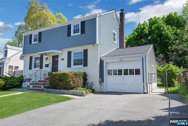2-05 33rd Street, Fair Lawn, NJ 07410