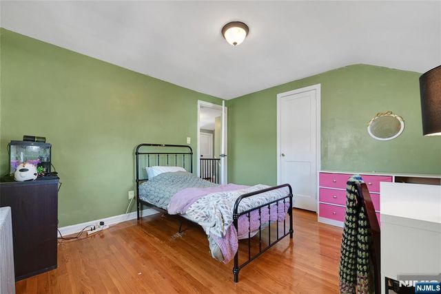 2-05 33rd Street, Fair Lawn, NJ 07410