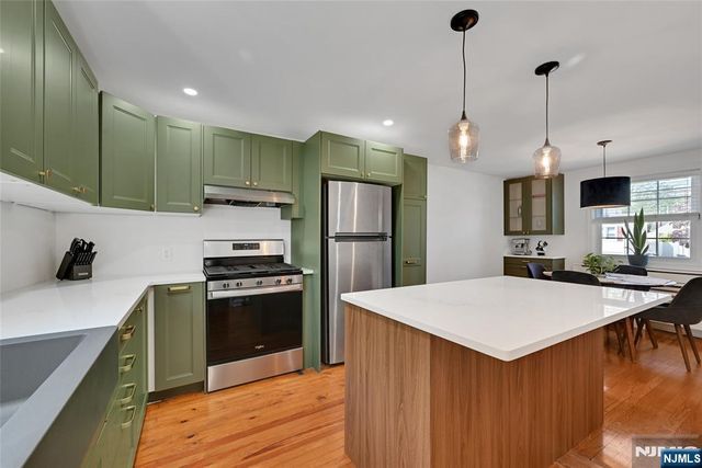 2-05 33rd Street, Fair Lawn, NJ 07410