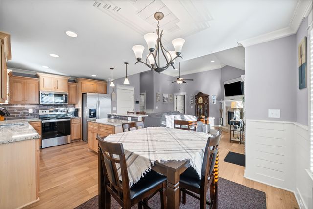 352 Lowline Dr, Clarksville, TN 37043