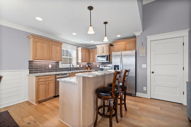 352 Lowline Dr, Clarksville, TN 37043
