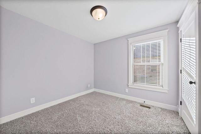 352 Lowline Dr, Clarksville, TN 37043