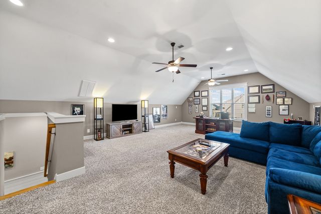 352 Lowline Dr, Clarksville, TN 37043