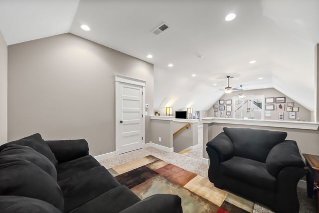 352 Lowline Dr, Clarksville, TN 37043