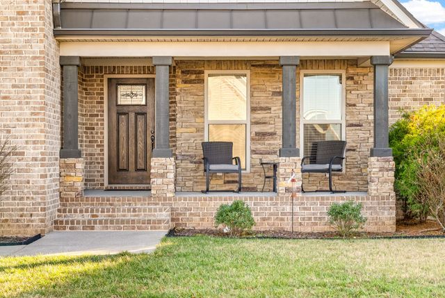 352 Lowline Dr, Clarksville, TN 37043