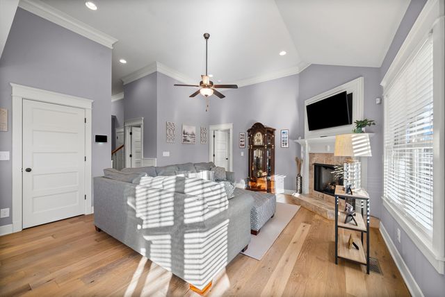 352 Lowline Dr, Clarksville, TN 37043