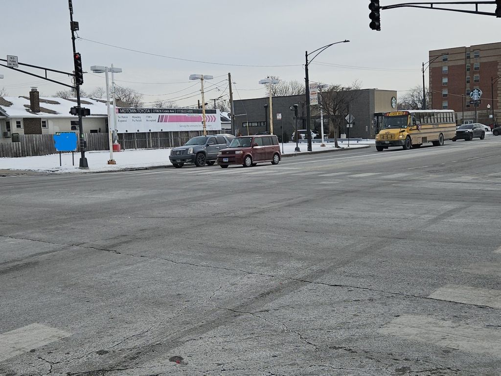 Image 3 of property listing at 4755 W Diversey Avenue, Chicago, IL 60639