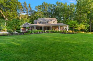 317 N Lakeshore Avenue, Park Twp, MI 49424