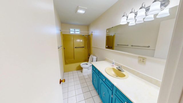 1424 Rue Des Chene, Westlake, LA 70669