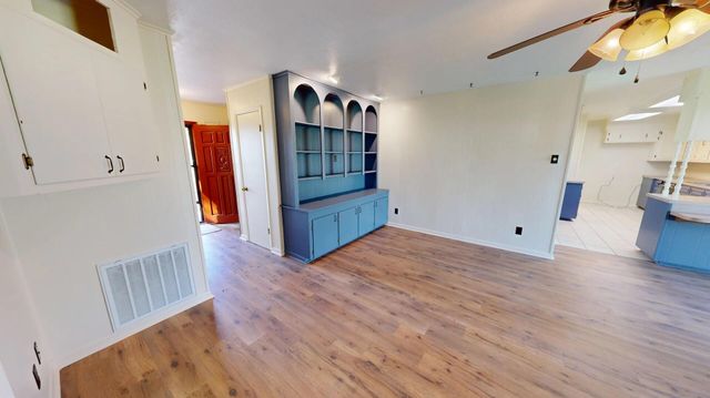 1424 Rue Des Chene, Westlake, LA 70669