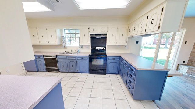 1424 Rue Des Chene, Westlake, LA 70669