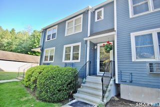 109 Greens Loop 109, Cheshire, CT 06410