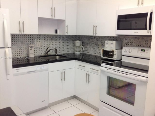 5151 Collins Ave 1119, Miami Beach, FL 33140