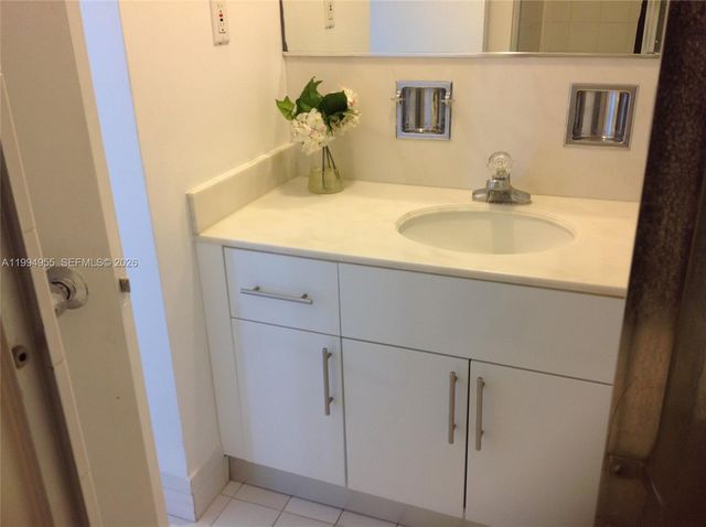 5151 Collins Ave 1119, Miami Beach, FL 33140