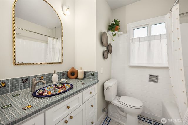 7209 2nd Avenue NW, Seattle, WA 98117