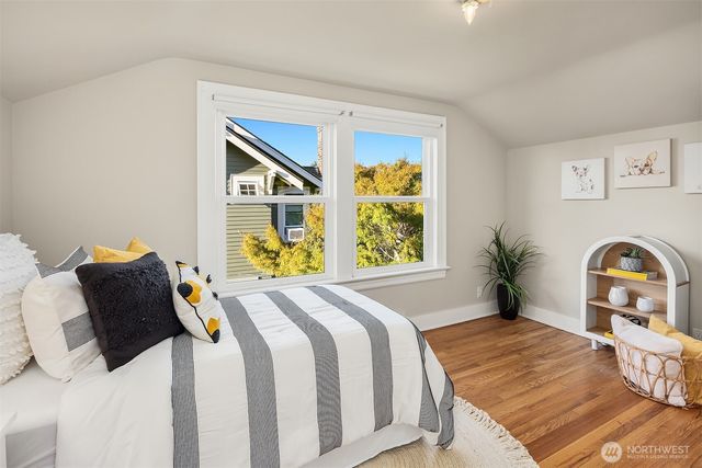 7209 2nd Avenue NW, Seattle, WA 98117