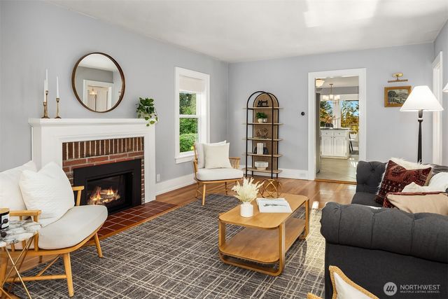 7209 2nd Avenue NW, Seattle, WA 98117