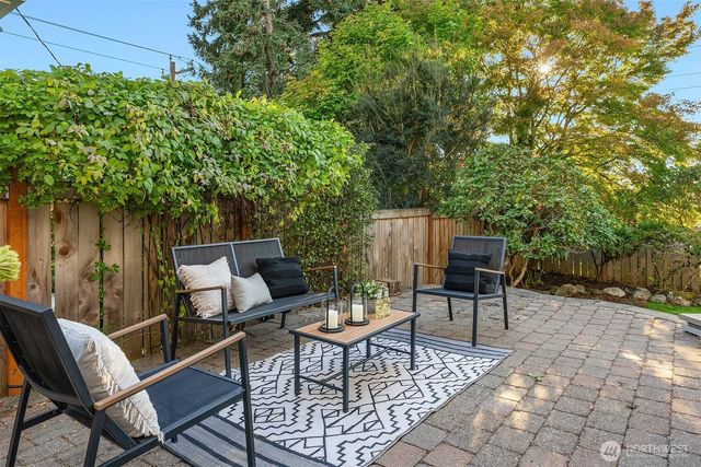 7209 2nd Avenue NW, Seattle, WA 98117