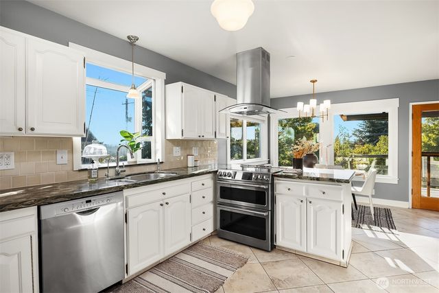 7209 2nd Avenue NW, Seattle, WA 98117