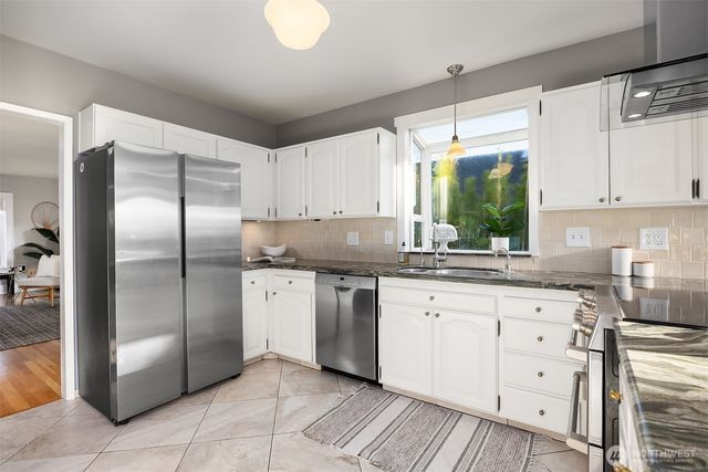 7209 2nd Avenue NW, Seattle, WA 98117