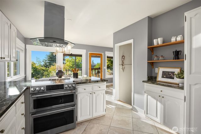 7209 2nd Avenue NW, Seattle, WA 98117