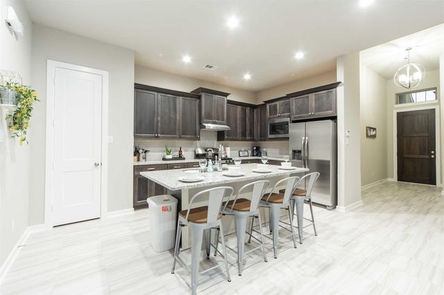 8719 Fox Trail Drive, Missouri City, TX 77459